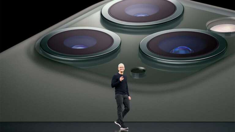 Apple keynote event tim cook opens september keynote 091019.jpg.landing big 2x 768x432 1 Click and Play - Agência de Vídeo Digital - Produtora Audiovisual